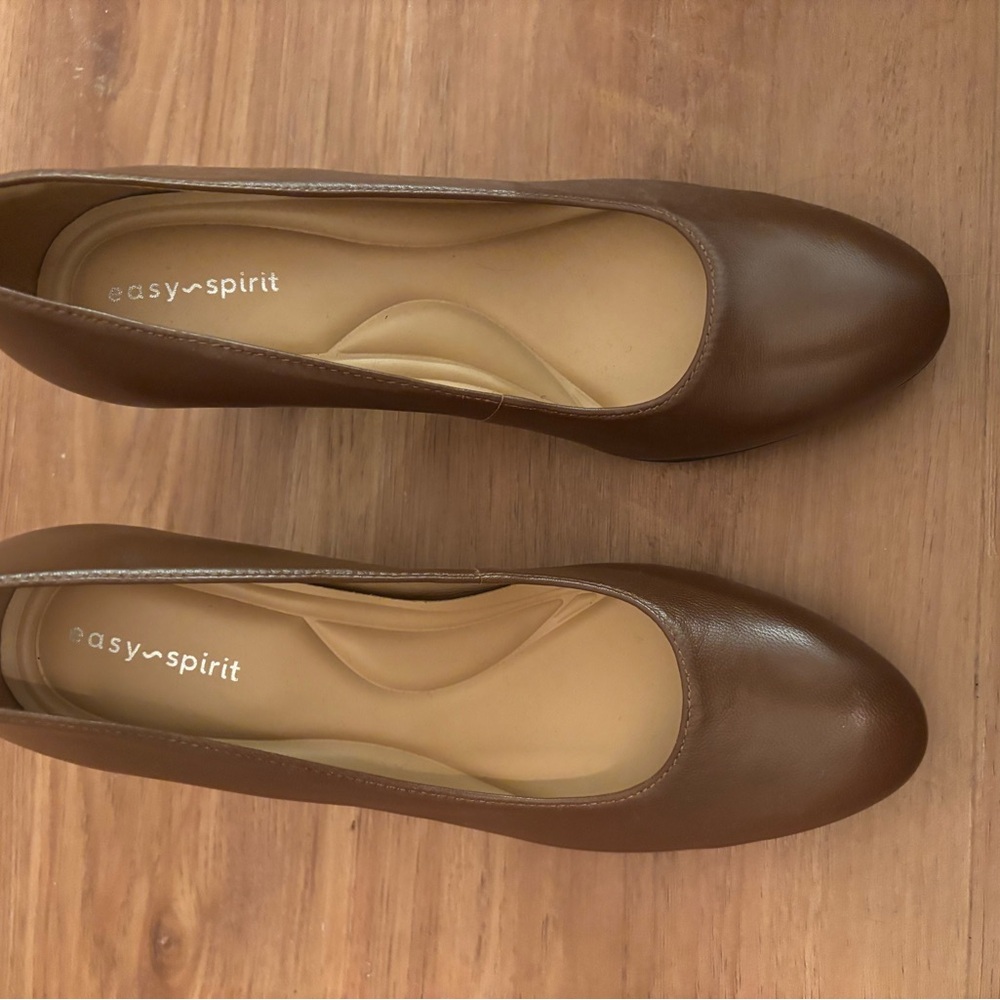 Easy Spirit Women's Brown chunky heels